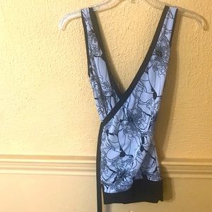 Pretty sleeveless blouse